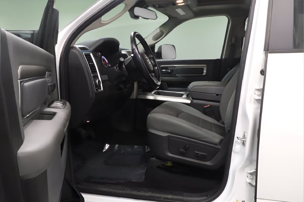 Used 2019 RAM 1500 Warlock AWD/4WD image 9