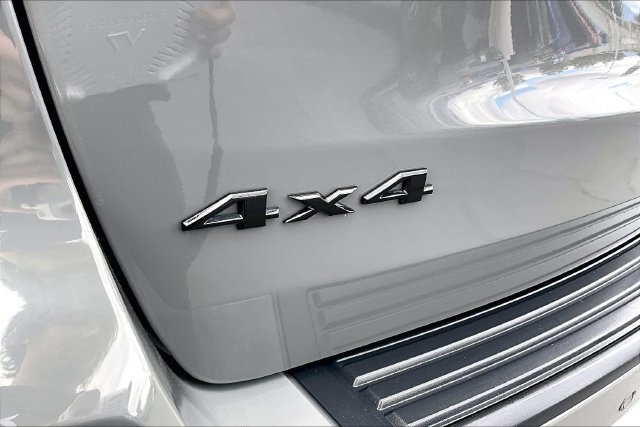 Used 2020 Jeep Grand Cherokee Laredo AWD/4WD image 24