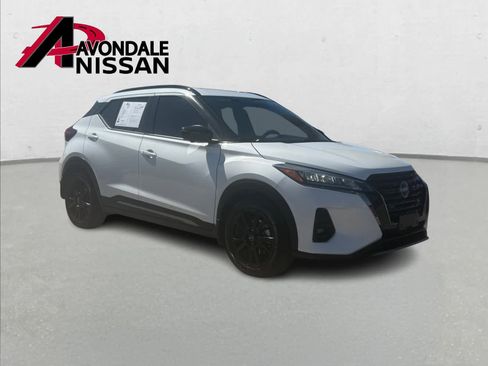 Certified 2023 Nissan Kicks SR w/ SR Premium Package image 9