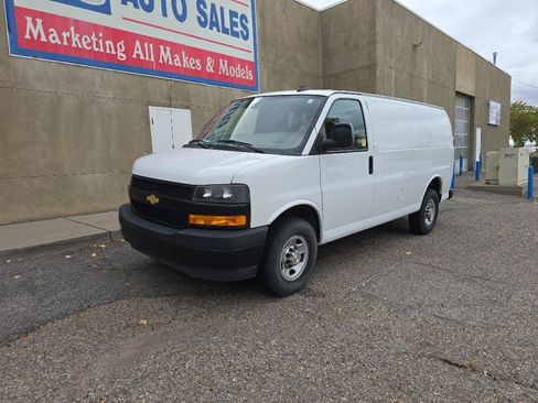 Used 2021 Chevrolet Express 2500 Work Van w/ Driver Convenience Package image 3