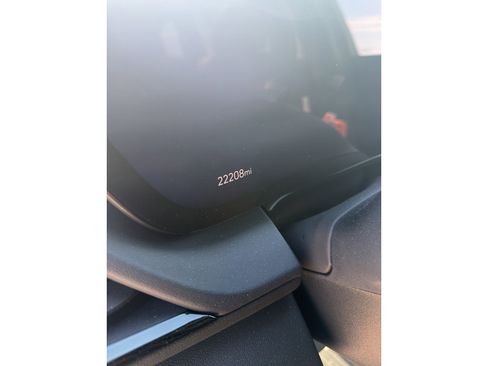 Used 2025 Buick Enclave Avenir w/ Trailering Package, 5000 lbs. image 4