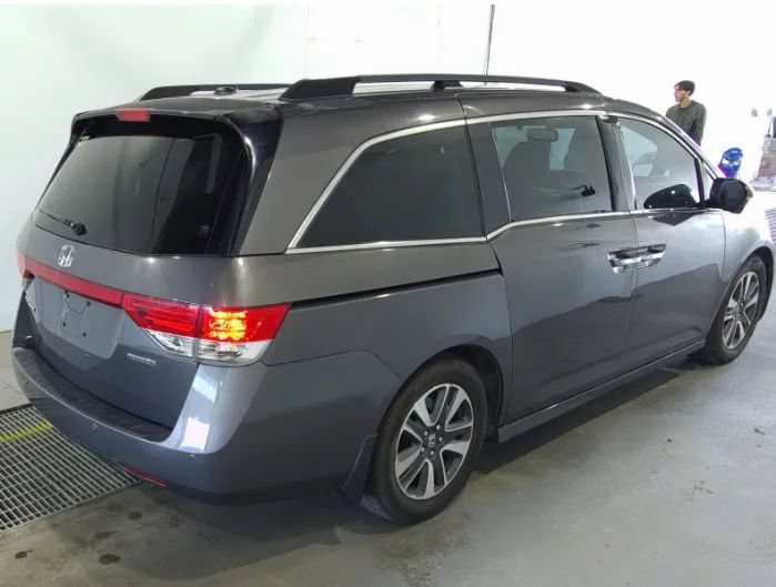 Used 2016 Honda Odyssey Touring Elite image 2