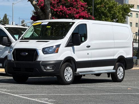 Certified 2025 Ford Transit 250 Low Roof w/ Exterior Upgrade Package RWD image 9
