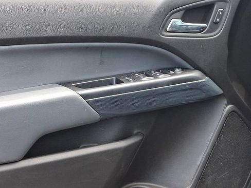 Used 2018 Chevrolet Colorado Z71 AWD/4WD image 23
