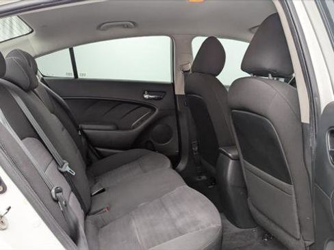 Used 2018 Kia Forte S image 19