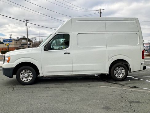 Used 2020 Nissan NV 2500 SV image 7