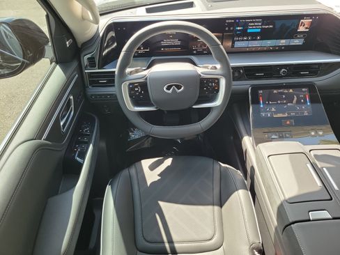 New 2026 INFINITI QX80 Luxe image 14
