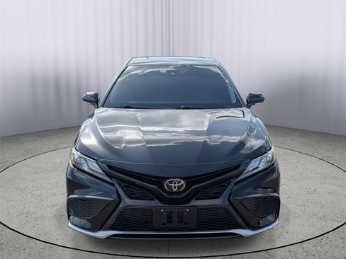 Used 2024 Toyota Camry XSE FWD image 8