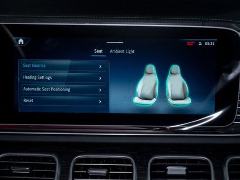 Certified 2025 Mercedes-Benz GLS 450 4MATIC image 18