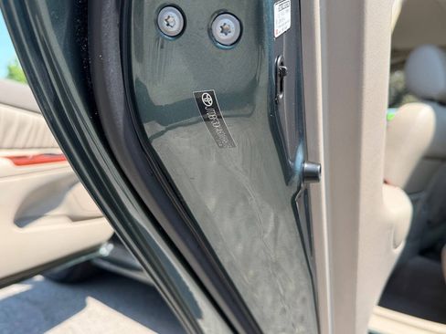 Used 2006 Toyota Camry XLE w/ VSC & Side Airbag Pkg FWD image 27