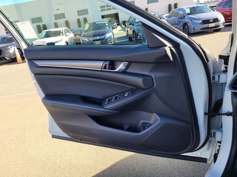 Used 2018 Honda Accord LX image 15