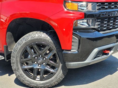 Used 2021 Chevrolet Silverado 1500 Custom Trail Boss w/ LPO, Dark Essentials Package AWD/4WD image 5