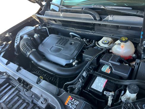 Used 2023 GMC Acadia SLE w/ Driver Convenience Package image 15