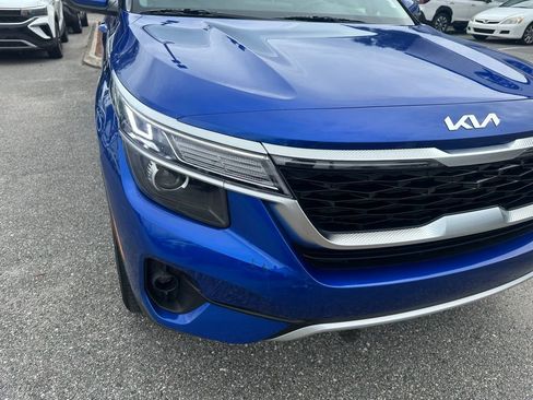 Used 2023 Kia Seltos EX image 14