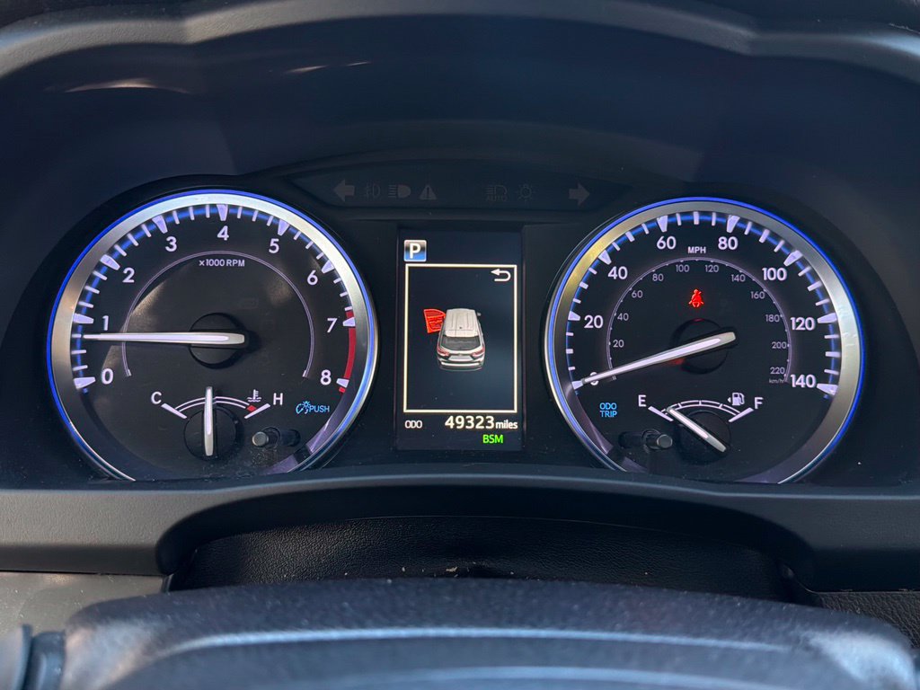 Used 2019 Toyota Highlander XLE AWD/4WD image 18