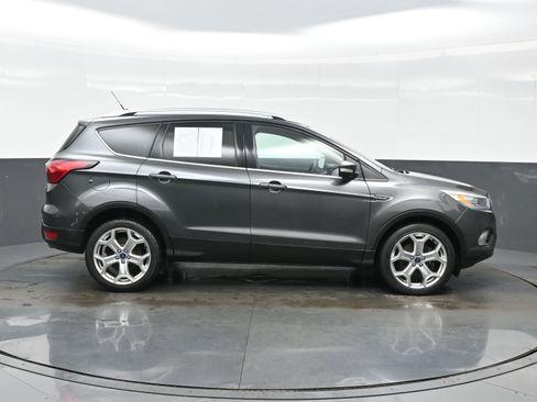 Used 2019 Ford Escape Titanium image 7