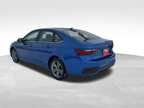 Used 2024 Volkswagen Jetta SE image 5