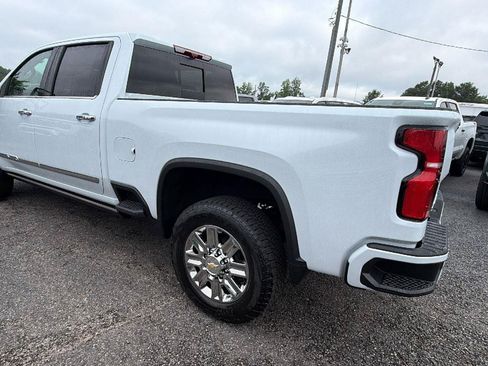 New 2026 Chevrolet Silverado 2500 High Country w/ High Country Premium Package AWD/4WD image 11