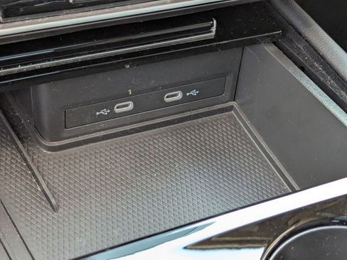 Used 2025 Volkswagen Atlas SE w/ Panoramic Sunroof Package image 21