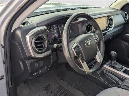 Used 2021 Toyota Tacoma SR5 w/ Technology Package image 9