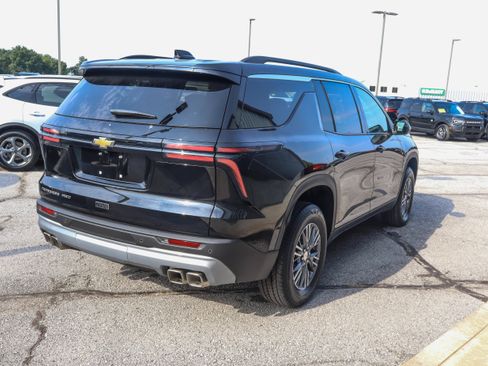 Used 2026 Chevrolet Traverse LT AWD/4WD image 4