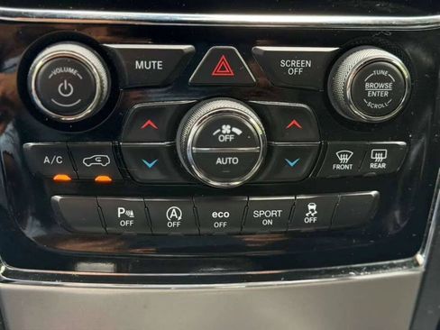 Used 2019 Jeep Grand Cherokee Altitude AWD/4WD image 14