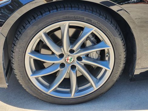 Used 2021 Alfa Romeo Giulia Sprint w/ Sun & Sound Package RWD image 16