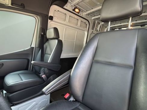 Used 2025 Mercedes-Benz Sprinter 2500 image 20