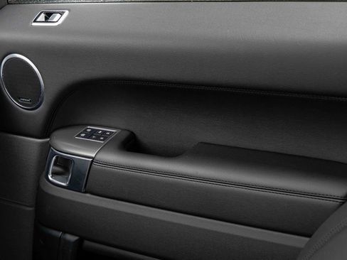 Used 2022 Land Rover Range Rover Sport SE image 16