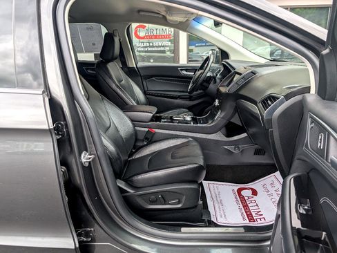 Used 2020 Ford Edge Titanium image 11
