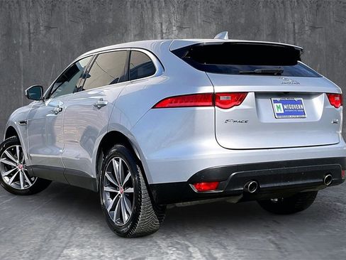 Used 2017 Jaguar F-PACE Prestige image 4