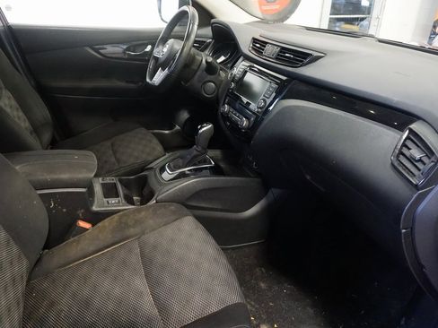 Used 2019 Nissan Rogue Sport SV image 18