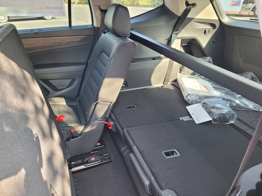 New 2025 Volkswagen Atlas SEL AWD/4WD image 13