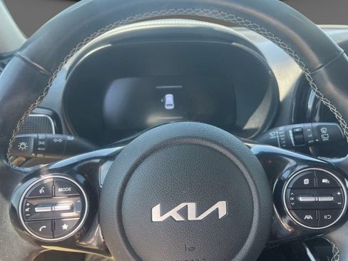 Used 2023 Kia Soul GT-Line FWD image 12