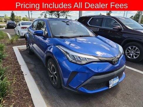 Used 2021 Toyota C-HR XLE FWD image 3