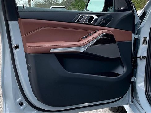 Used 2026 BMW X5 xDrive40i w/ Executive Package image 10