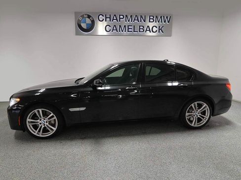 Used 2013 BMW 750i RWD image 4