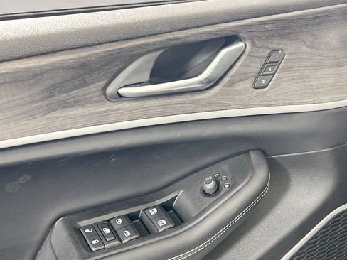 Used 2021 Jeep Grand Cherokee L Limited image 17