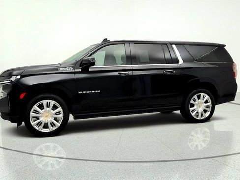 Used 2022 Chevrolet Suburban High Country AWD/4WD image 8