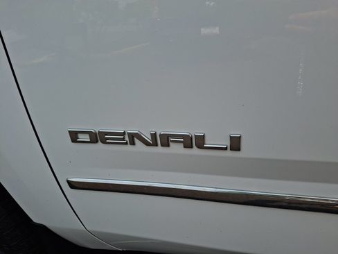 Used 2019 GMC Yukon Denali AWD/4WD image 25