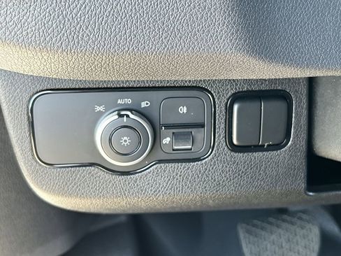 Used 2025 Mercedes-Benz Sprinter 2500 image 17