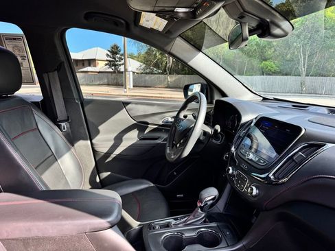 Used 2022 Chevrolet Equinox RS w/ RS Leather Package FWD image 28