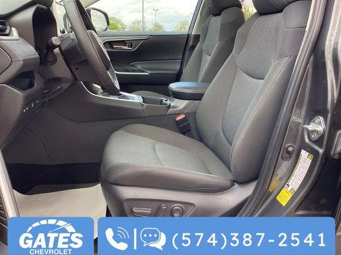 Used 2023 Toyota RAV4 XLE w/ Convenience Package AWD/4WD image 18
