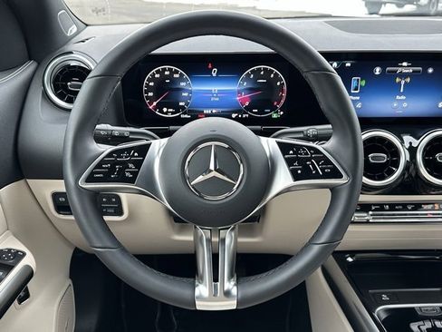 Used 2026 Mercedes-Benz GLA 250 4MATIC image 13