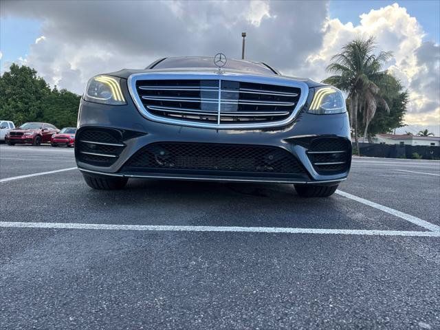 Used 2018 Mercedes-Benz S 560 Sedan w/ AMG Line Exterior image 13