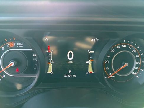 Used 2024 Jeep Wrangler Unlimited Rubicon image 14