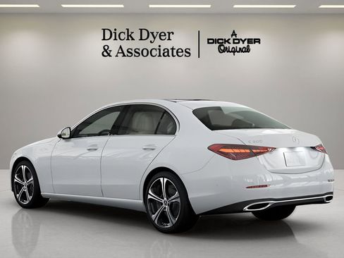 Used 2025 Mercedes-Benz C 300 Sedan image 18