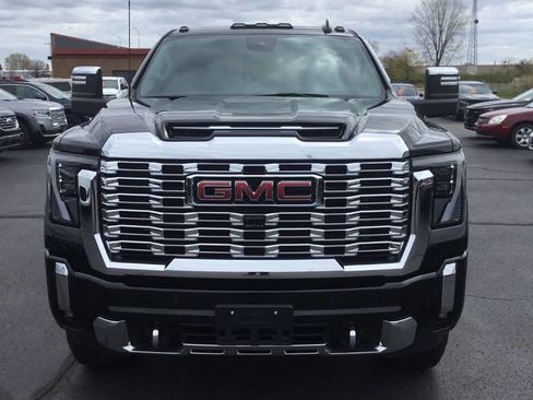 Used 2025 GMC Sierra 2500 Denali w/ Denali Reserve Package AWD/4WD image 8