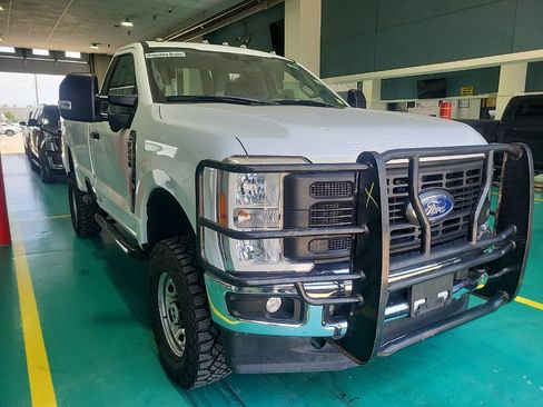 Used 2023 Ford F250 XL w/ 360-Degree Camera Package AWD/4WD image 3