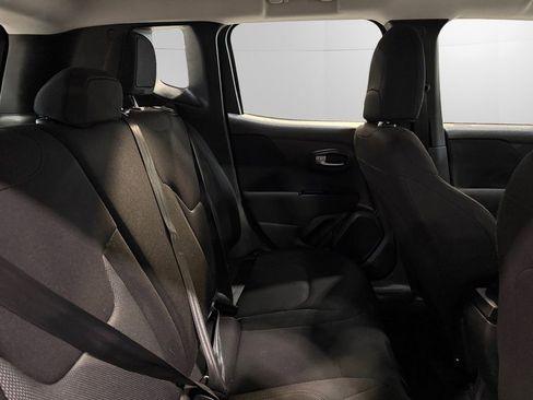 Used 2020 Jeep Renegade Sport image 16